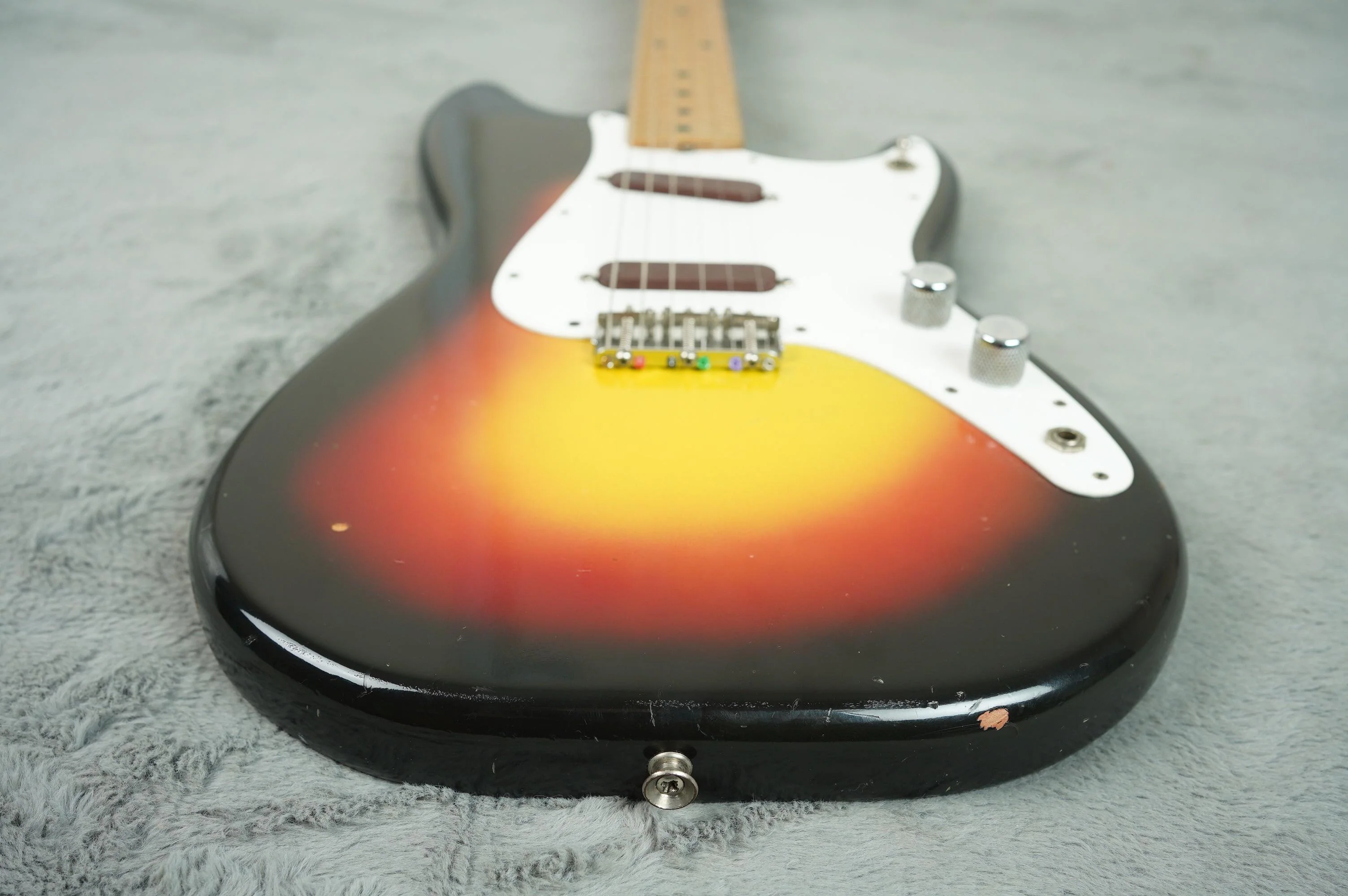 1958 Fender Duosonic, Sunburst + OHSC - Image 12