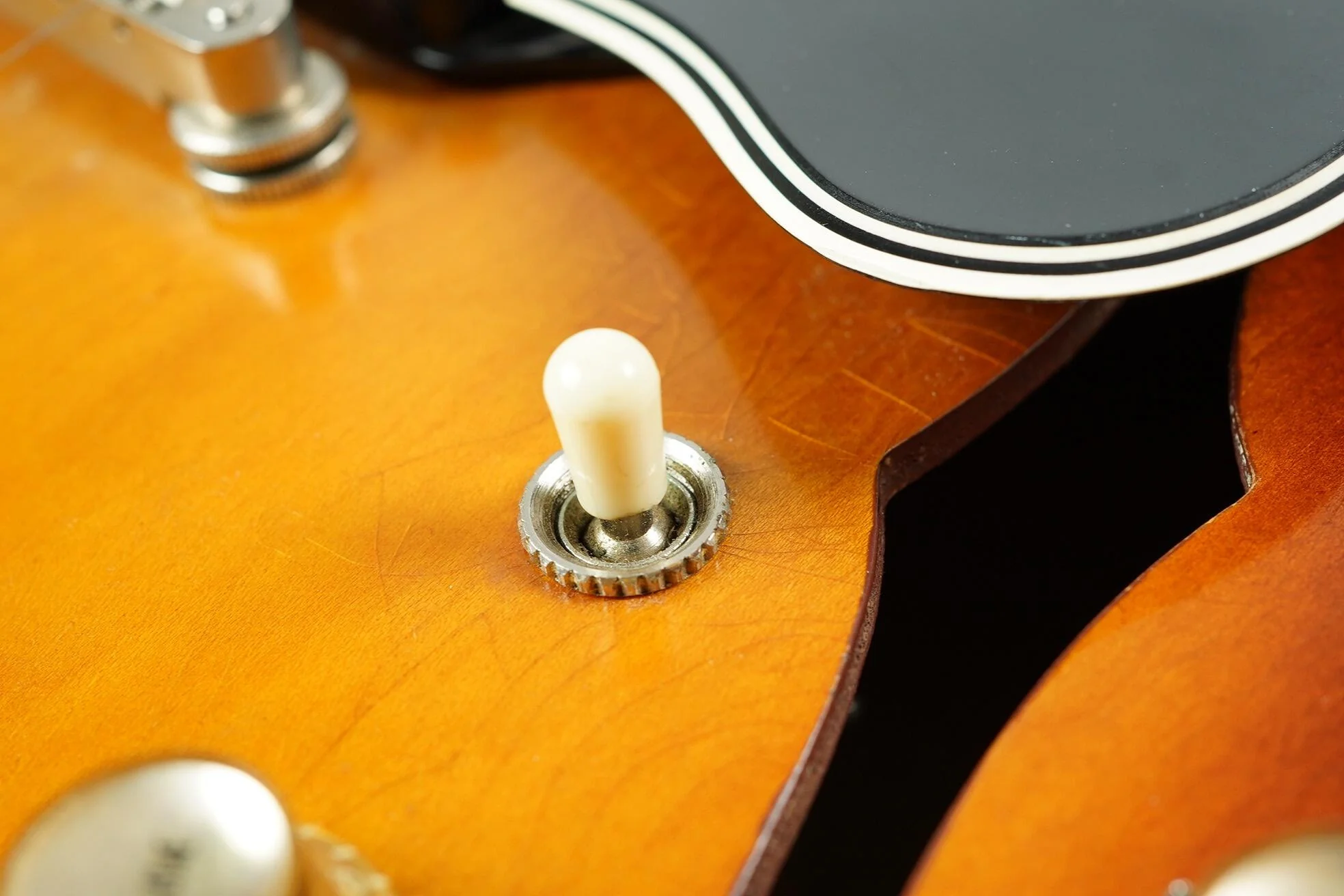 1962 Gibson ES-330 TD, Sunburst + HSC - Image 21