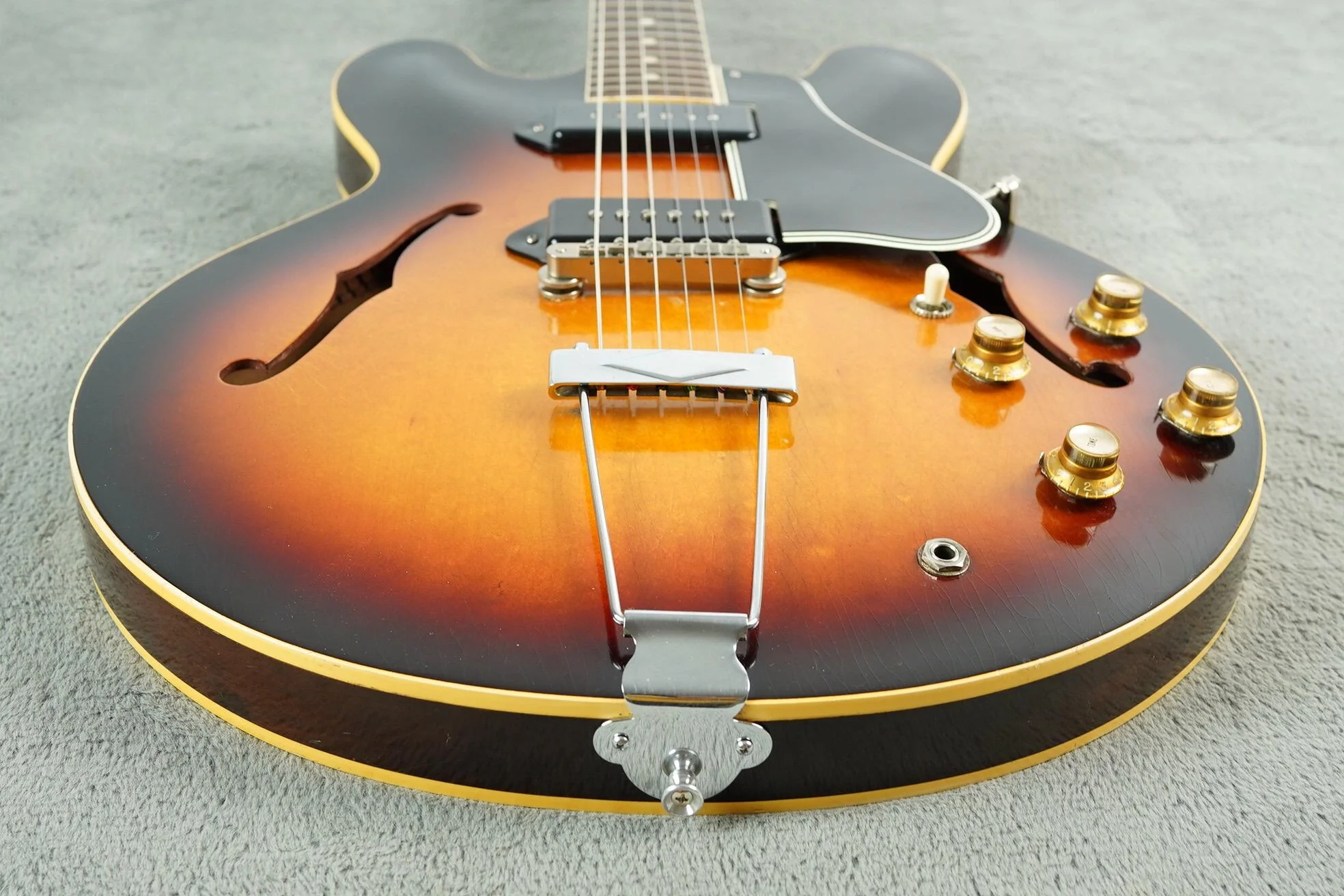 1962 Gibson ES-330 TD, Sunburst + HSC - Image 4