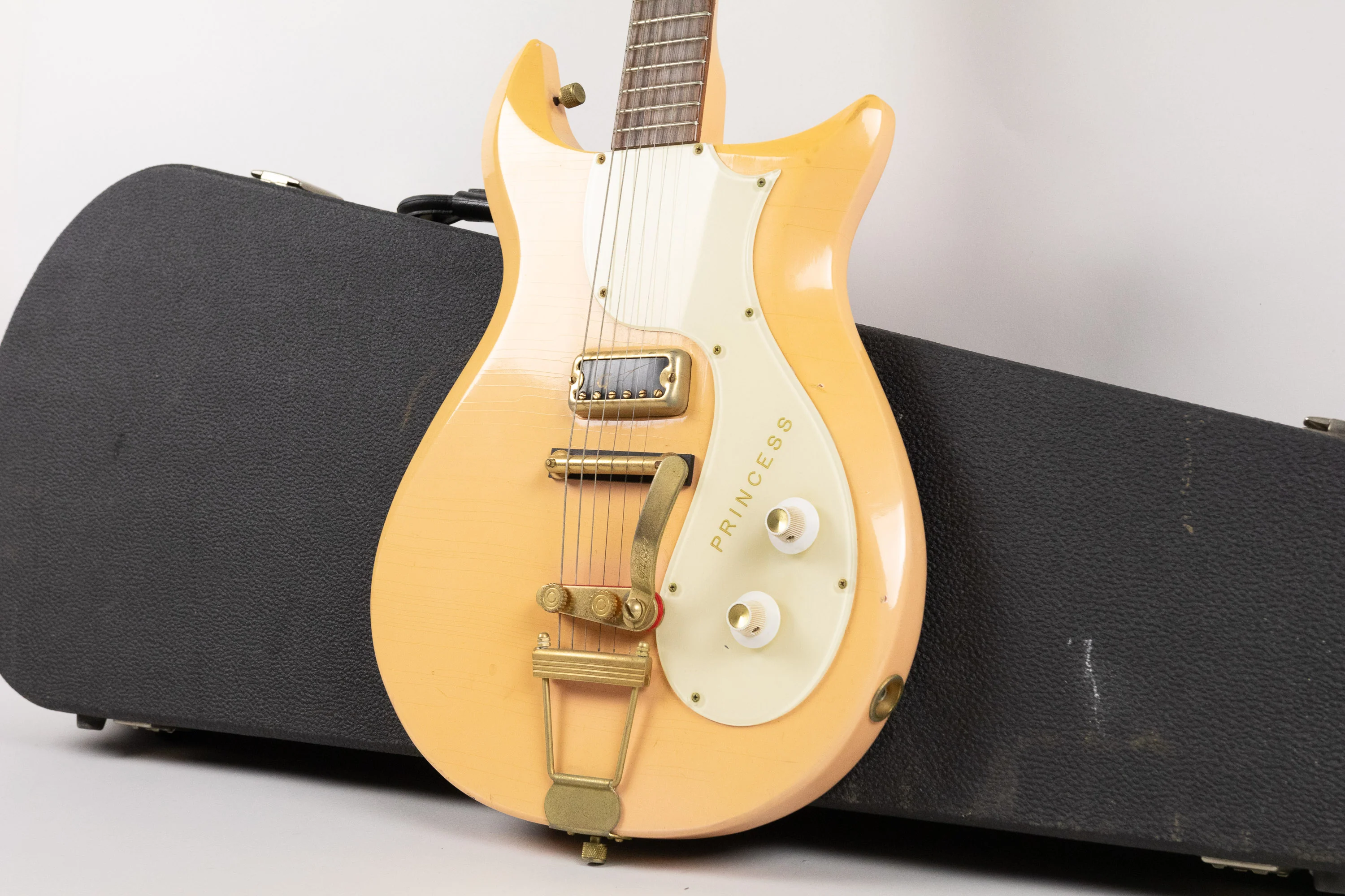 1962 Gretsch Princess (6106) Pink/White & Princess Amp - Image 4