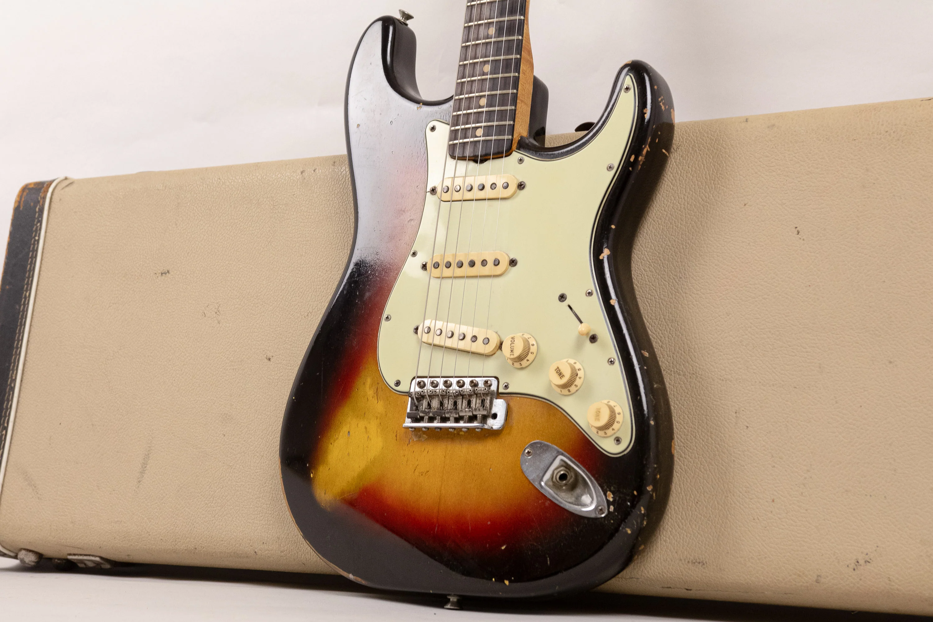 1963 Fender Stratocaster, Sunburst - Image 2