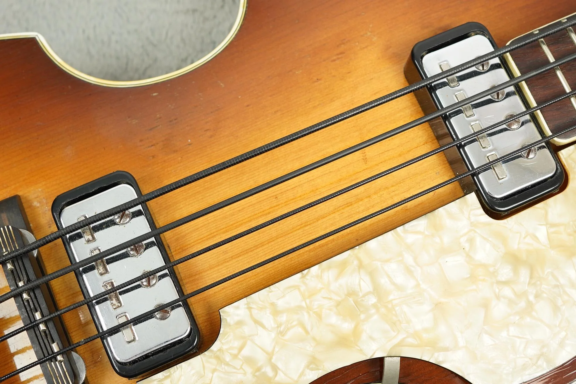 1963 Hofner Violin Bass - Image 8