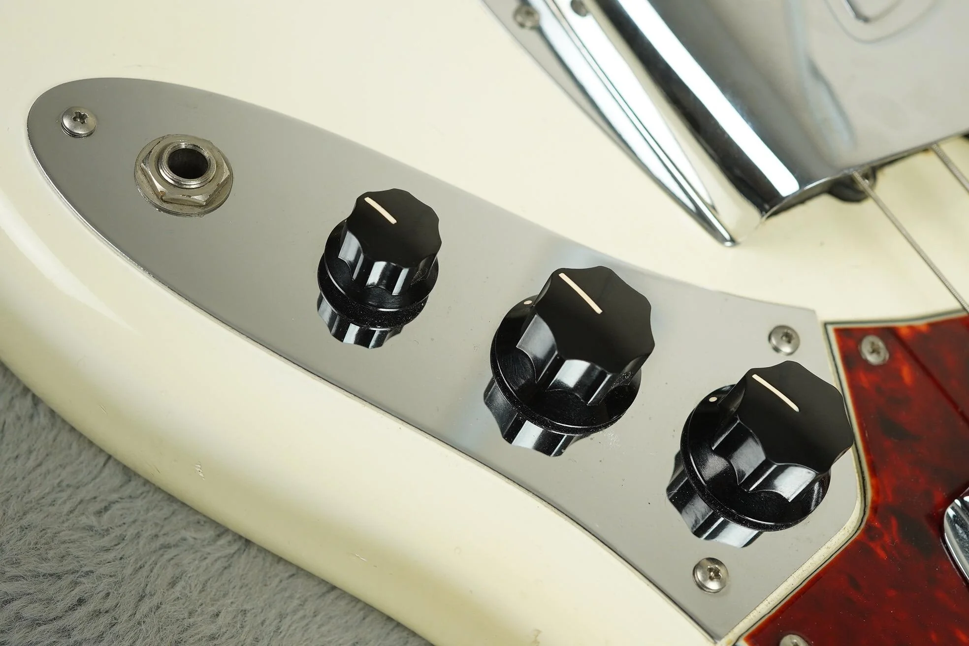 1964 Fender Jazz Bass Olympic White near MINT + OHSC - Image 31
