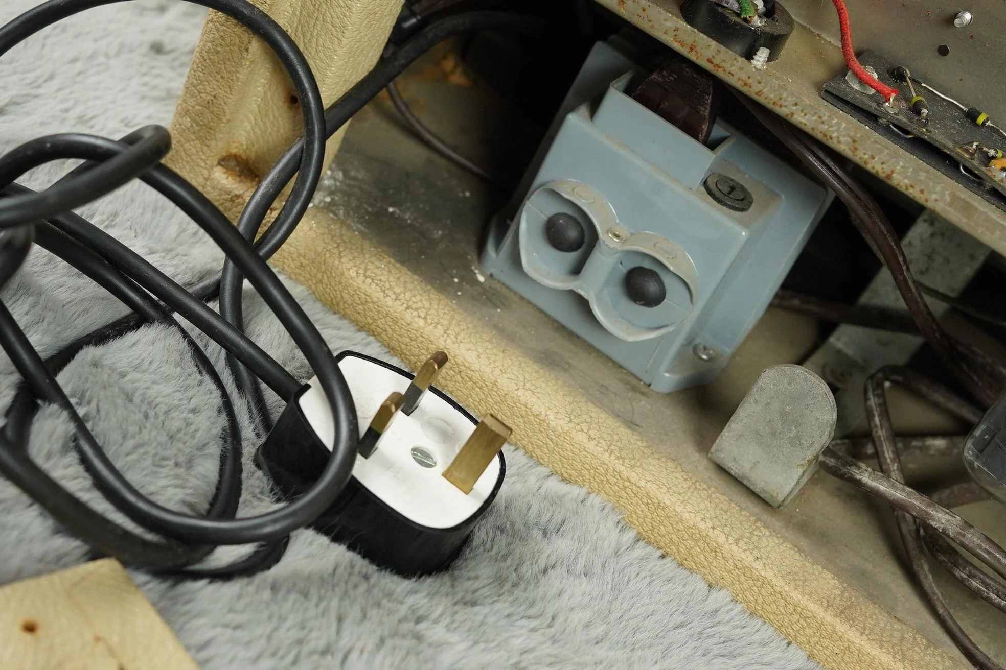 1964 Fender Reverb Unit, White Tolex - Image 15
