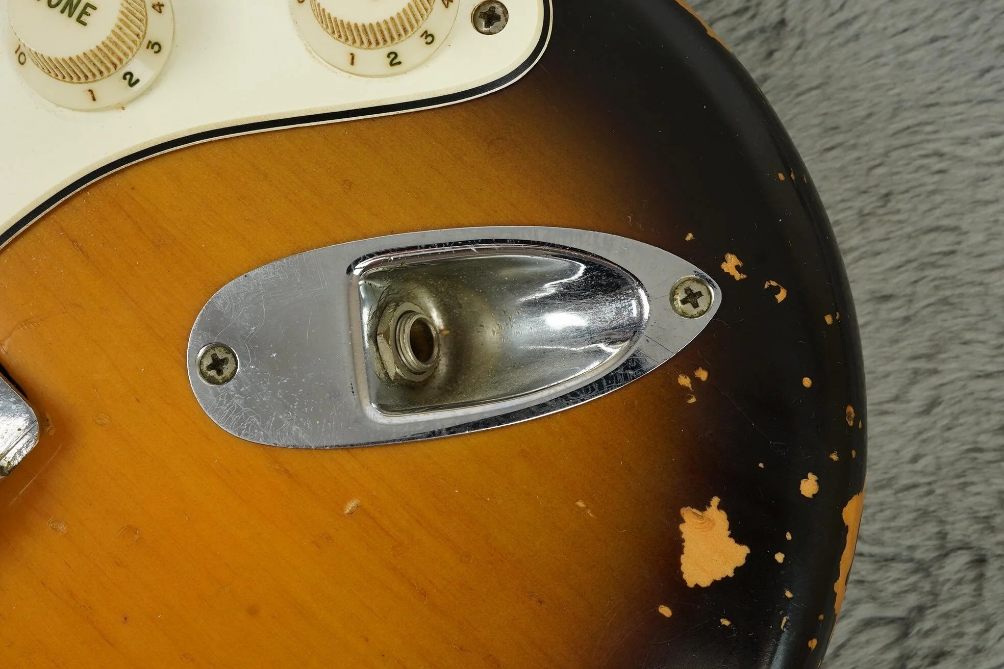 1969 Fender Stratocaster, Sunburst - Image 16