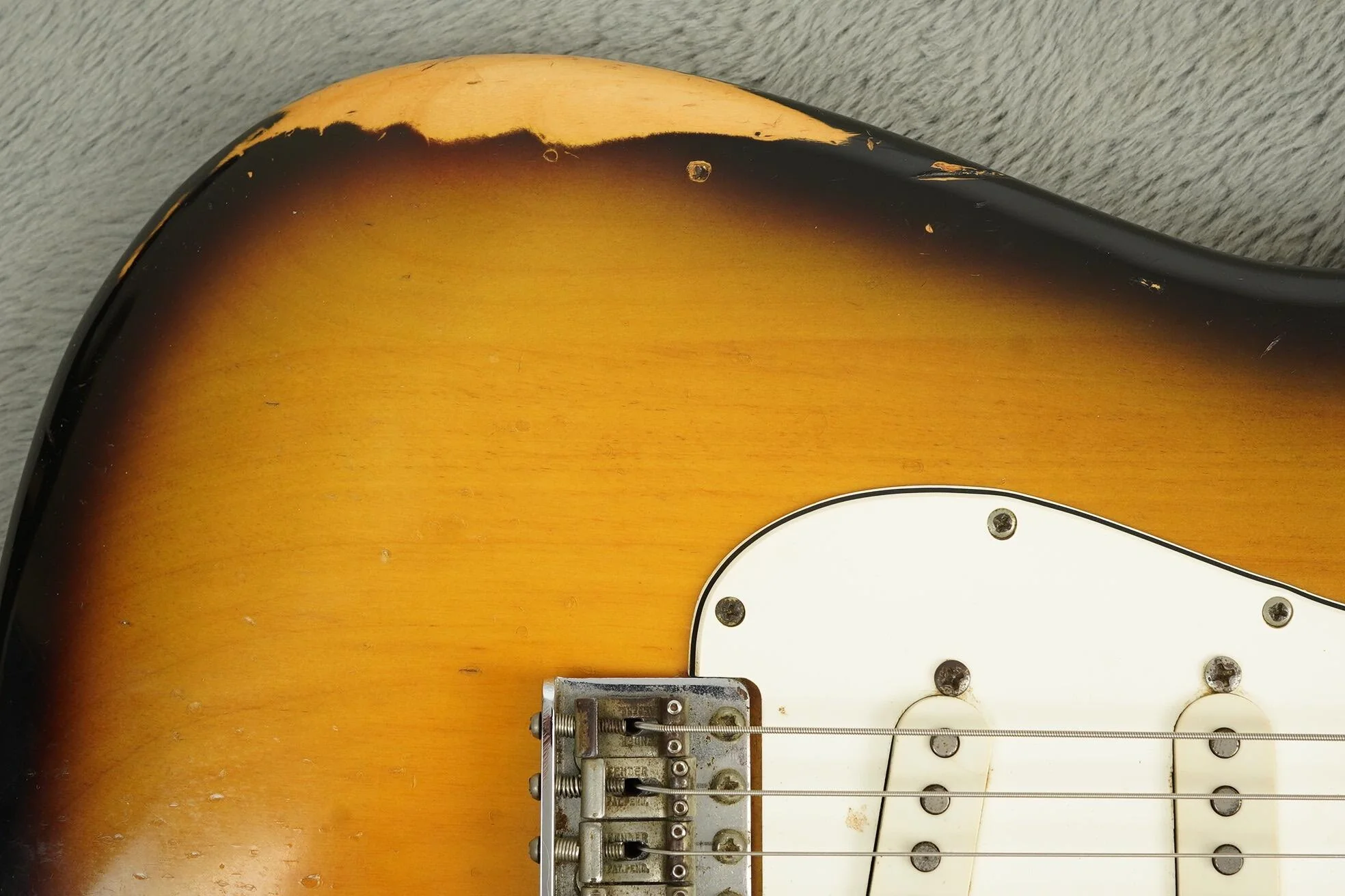 1969 Fender Stratocaster, Sunburst - Image 23