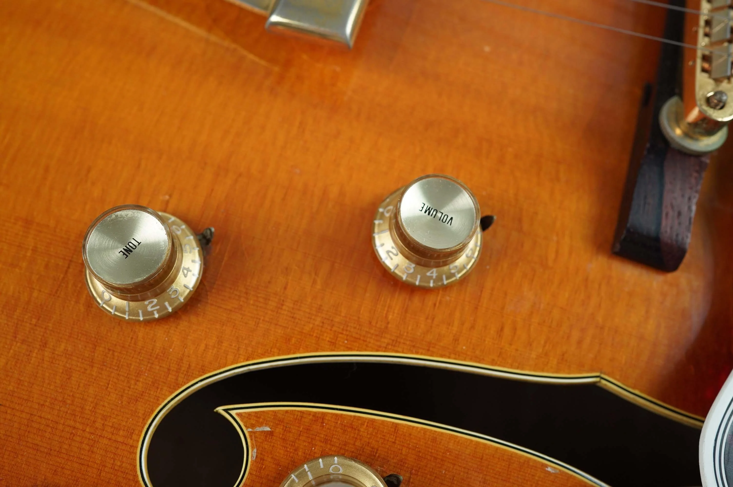 1969 Gibson Super 400 CES, Sunburst - Image 14
