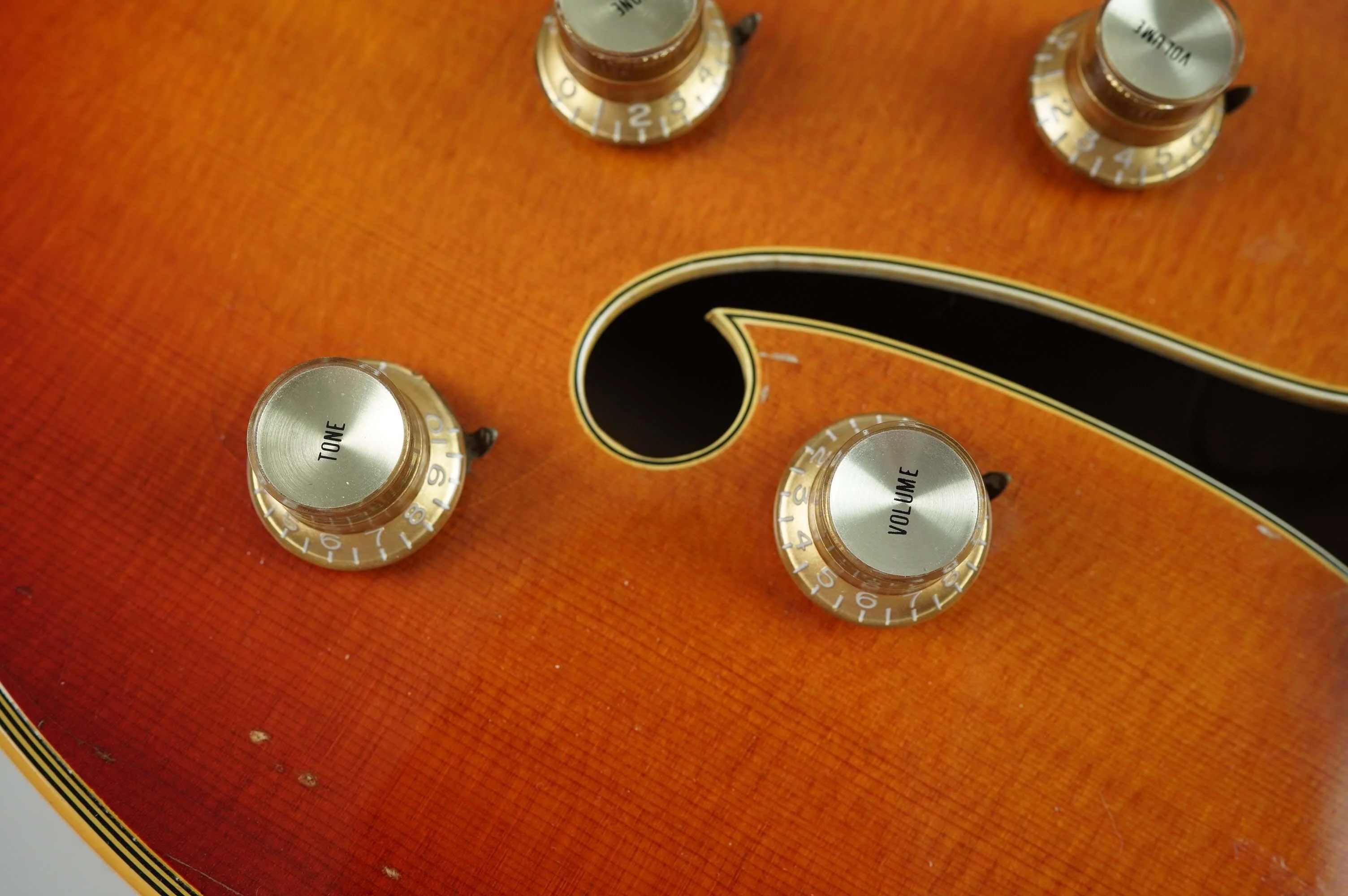 1969 Gibson Super 400 CES, Sunburst - Image 15