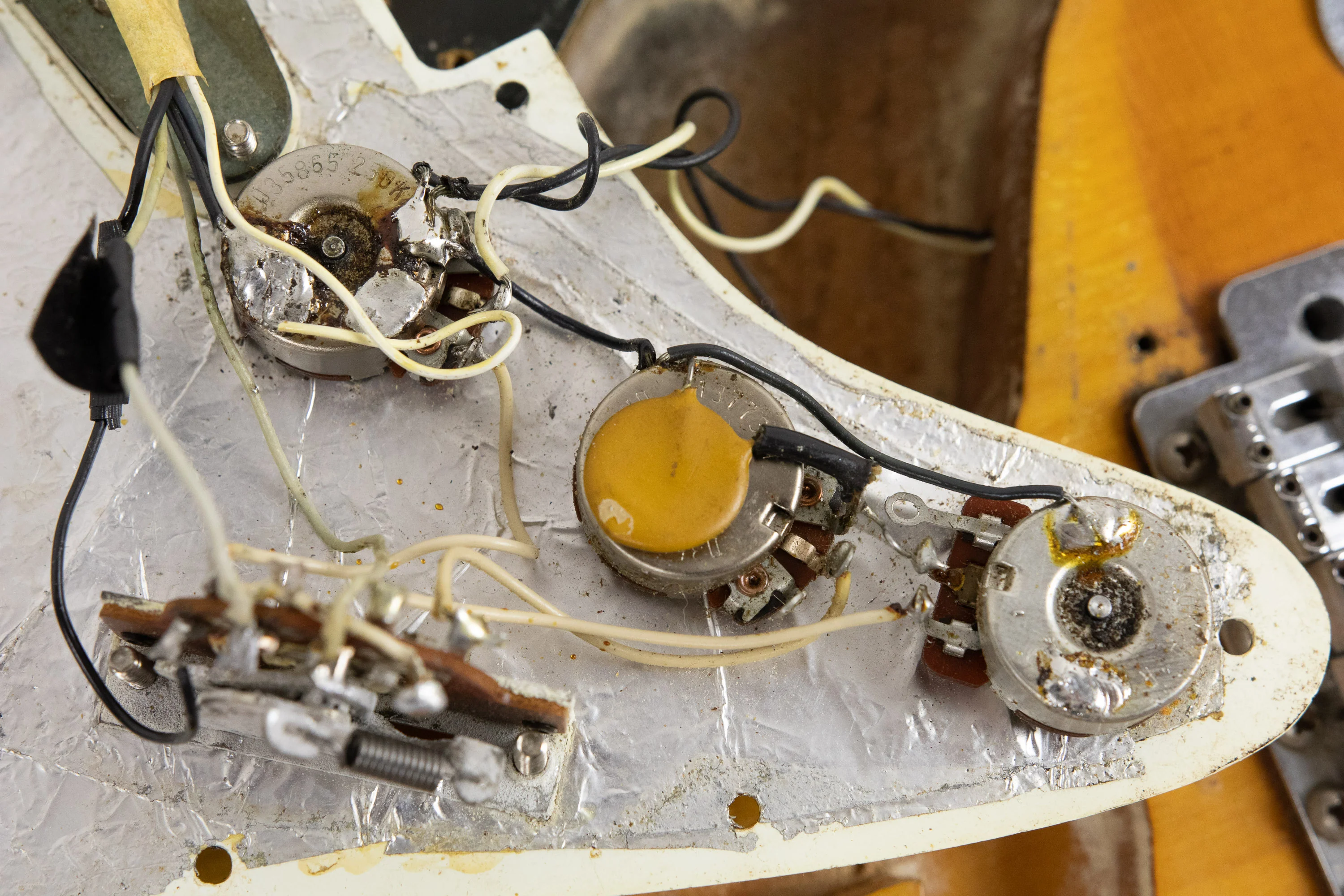 1973 Fender Stratocaster, Sunburst - Image 29